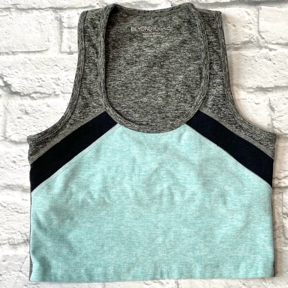 Beyond Yoga crop top sports bra small